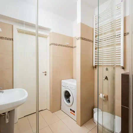 Liwiecka Bright By Bookinghost ワルシャワ